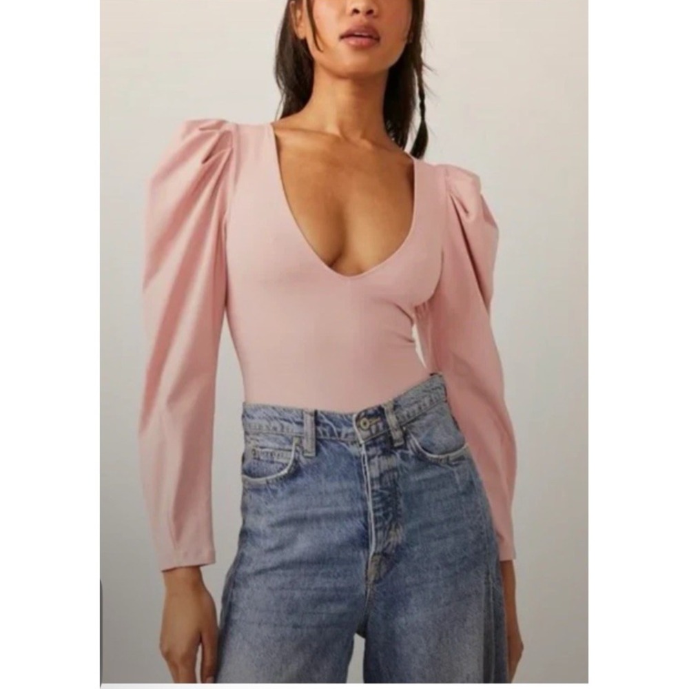 New Free People Intimately Pale Pink Bodysuit Puff Long Sleeve Deep V Size S NWT